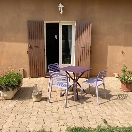 Auberge Les Olivades Mallemort Exterior photo